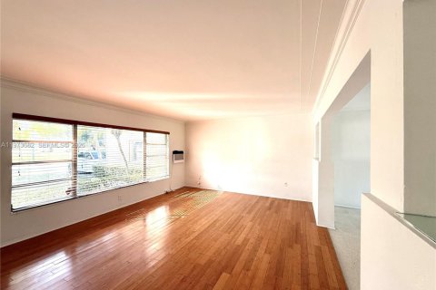 Villa ou maison à louer à Miami Beach, Floride: 4 chambres, 176.7 m2 № 2042729 - photo 4