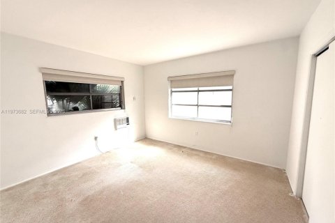 Villa ou maison à louer à Miami Beach, Floride: 4 chambres, 176.7 m2 № 2042729 - photo 18