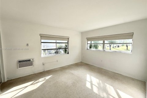 Villa ou maison à louer à Miami Beach, Floride: 4 chambres, 176.7 m2 № 2042729 - photo 13