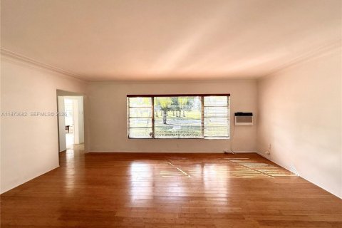 Villa ou maison à louer à Miami Beach, Floride: 4 chambres, 176.7 m2 № 2042729 - photo 5