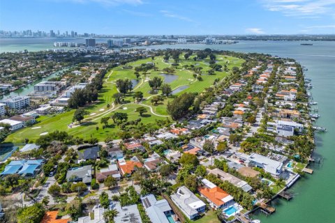 Villa ou maison à louer à Miami Beach, Floride: 4 chambres, 176.7 m2 № 2042729 - photo 25