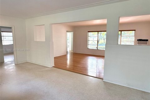 Villa ou maison à louer à Miami Beach, Floride: 4 chambres, 176.7 m2 № 2042729 - photo 9