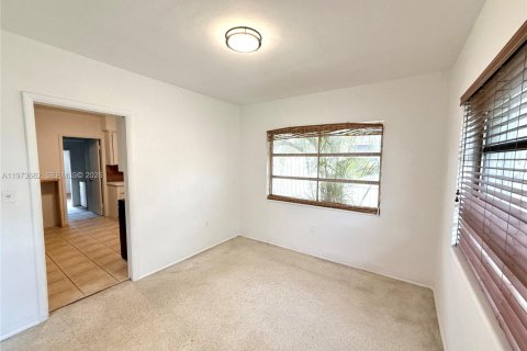 Villa ou maison à louer à Miami Beach, Floride: 4 chambres, 176.7 m2 № 2042729 - photo 10