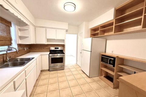 Villa ou maison à louer à Miami Beach, Floride: 4 chambres, 176.7 m2 № 2042729 - photo 11