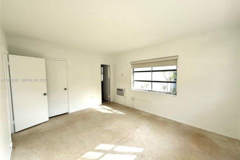 Villa ou maison à louer à Miami Beach, Floride: 4 chambres, 176.7 m2 № 2042729 - photo 14