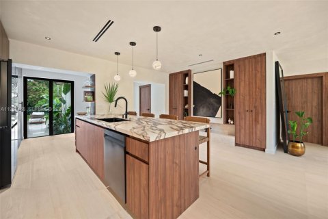 Villa ou maison à vendre à North Miami, Floride: 3 chambres, 176.51 m2 № 2048117 - photo 10