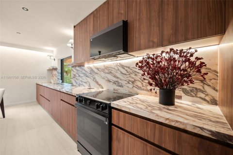 Villa ou maison à vendre à North Miami, Floride: 3 chambres, 176.51 m2 № 2048117 - photo 6