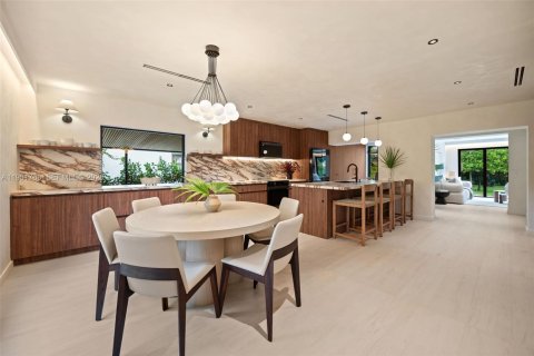 Villa ou maison à North Miami, Floride 3 chambres, 176.51 m2 № 2048117