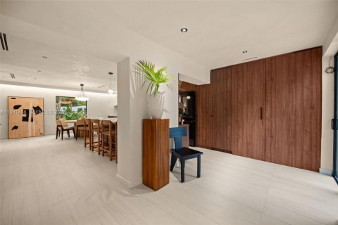 Villa ou maison à vendre à North Miami, Floride: 3 chambres, 176.51 m2 № 2048117 - photo 14