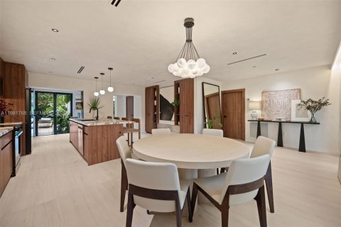 Villa ou maison à vendre à North Miami, Floride: 3 chambres, 176.51 m2 № 2048117 - photo 2