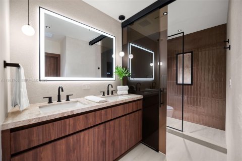 Villa ou maison à vendre à North Miami, Floride: 3 chambres, 176.51 m2 № 2048117 - photo 27