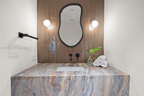 Villa ou maison à vendre à North Miami, Floride: 3 chambres, 176.51 m2 № 2048117 - photo 25