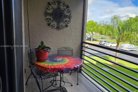 Condo in Pembroke Pines, Florida, 1 bedroom  № 2089993 - photo 9