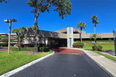 Condo in Pembroke Pines, Florida, 1 bedroom  № 2089993 - photo 27