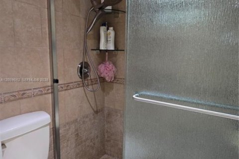 Condo in Pembroke Pines, Florida, 1 bedroom  № 2089993 - photo 16
