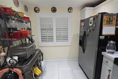 Condo in Pembroke Pines, Florida, 1 bedroom  № 2089993 - photo 4