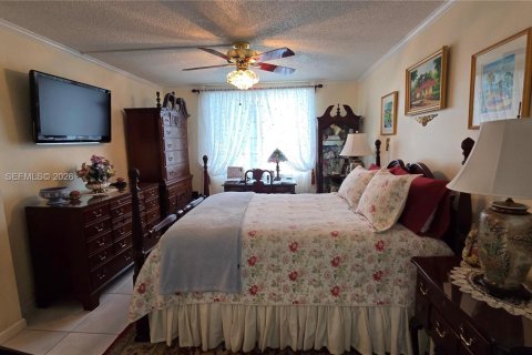 Condo in Pembroke Pines, Florida, 1 bedroom  № 2089993 - photo 20