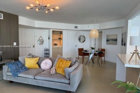 Condo in Miami Beach, Florida, 2 bedrooms  № 1944869 - photo 4