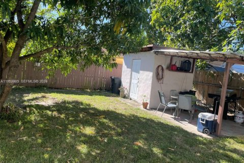 Immobilier commercial à vendre à Miami, Floride: 157 m2 № 2008746 - photo 18