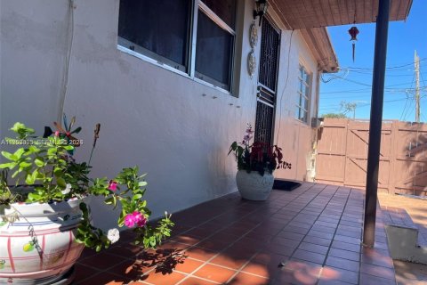 Immobilier commercial à vendre à Miami, Floride: 157 m2 № 2008746 - photo 17