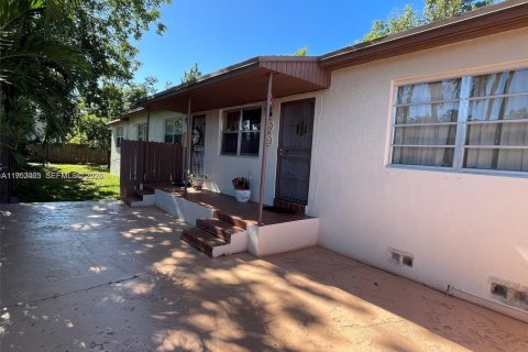 Commercial property in Miami, Florida 157 sq.m. № 2008746 - photo 3