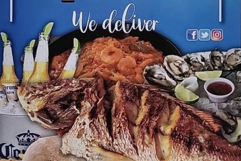 Propiedad comercial en venta en Miami, Florida № 1988581 - foto 2