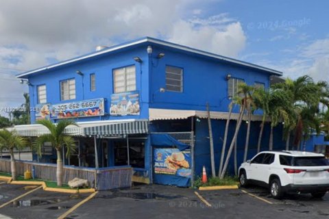 Propiedad comercial en venta en Miami, Florida № 1988581 - foto 1