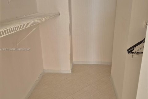 Copropriété à louer à Hallandale Beach, Floride: 1 chambre, 92.9 m2 № 1944584 - photo 26