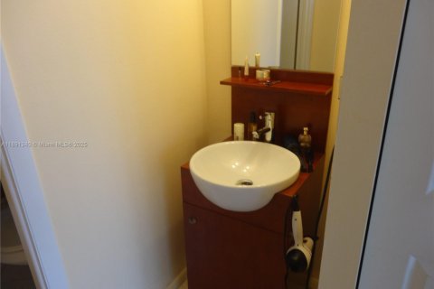 Copropriété à louer à Hallandale Beach, Floride: 1 chambre, 92.9 m2 № 1944584 - photo 21