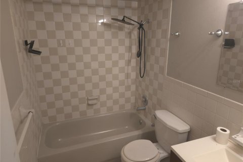 Appartement à louer à Largo, Floride: 2 chambres, 74.32 m2 № 2414931 - photo 12