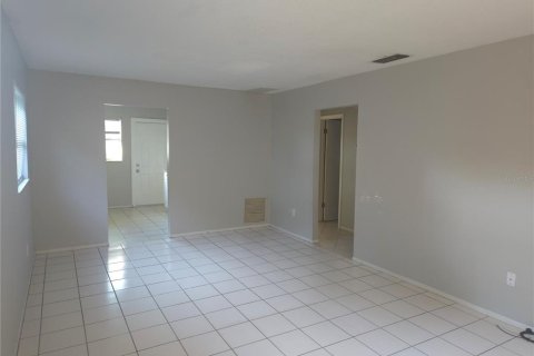 Appartement à louer à Largo, Floride: 2 chambres, 74.32 m2 № 2414931 - photo 5