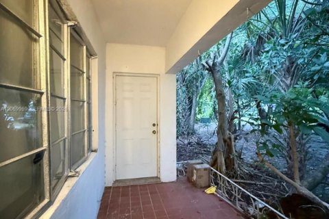 Villa ou maison à vendre à Biscayne Park, Floride: 2 chambres, 177.26 m2 № 2301895 - photo 6