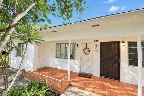 Villa ou maison à vendre à Biscayne Park, Floride: 2 chambres, 177.26 m2 № 2301895 - photo 2