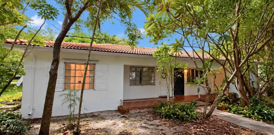 Villa ou maison à Biscayne Park, Floride 2 chambres, 177.26 m2 № 2301895