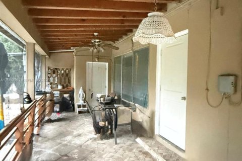 Villa ou maison à vendre à Biscayne Park, Floride: 2 chambres, 177.26 m2 № 2301895 - photo 14