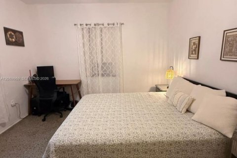 Villa ou maison à vendre à Biscayne Park, Floride: 2 chambres, 177.26 m2 № 2301895 - photo 16