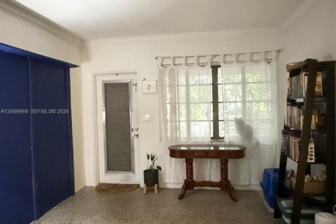Villa ou maison à vendre à Biscayne Park, Floride: 2 chambres, 177.26 m2 № 2301895 - photo 18