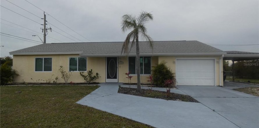 House in Port Charlotte, Florida 3 bedrooms, 120.4 sq.m. № 1721103