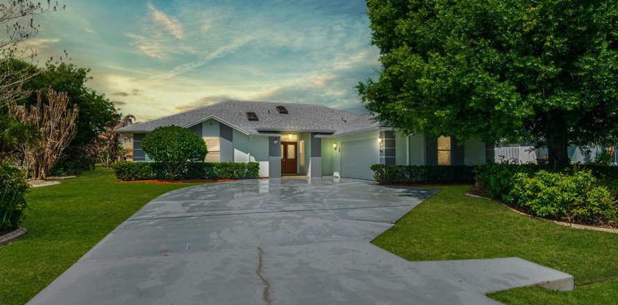 Casa en Port St. Lucie, Florida 3 dormitorios, 177.26 m2 № 2078301