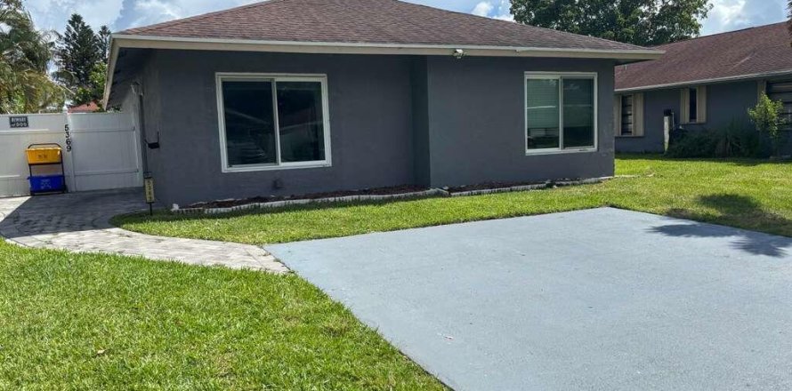 Villa ou maison à West Palm Beach, Floride 3 chambres, 117.8 m2 № 2179197