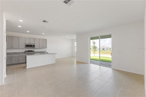 Casa en venta en Haines City, Florida, 3 dormitorios, 154.4 m2 № 1777911 - foto 4