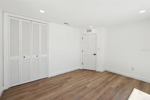 House in Saint Pete Beach, Florida 4 bedrooms, 168.62 sq.m. № 1584169 - photo 29