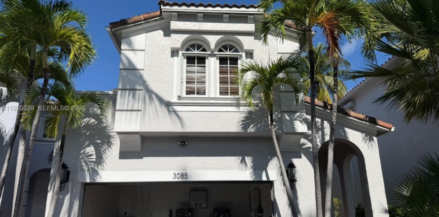 Villa ou maison à Aventura, Floride 3 chambres, 213.77 m2 № 1987679