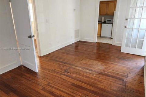 Condominio en alquiler en West Palm Beach, Florida, 1 dormitorio № 2036636 - foto 7