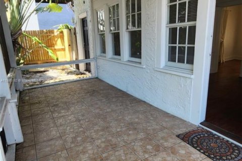 Condominio en alquiler en West Palm Beach, Florida, 1 dormitorio № 2036636 - foto 5