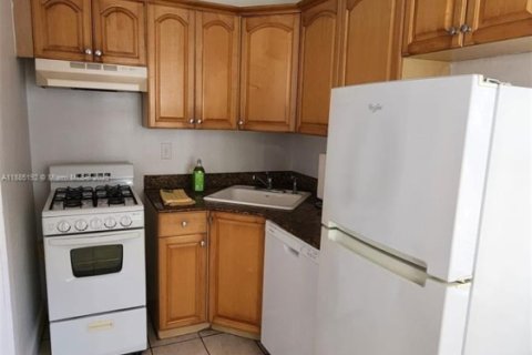 Condominio en alquiler en West Palm Beach, Florida, 1 dormitorio № 2036636 - foto 8