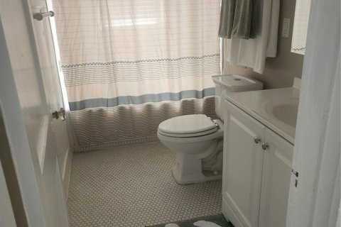 Apartment in Saint Petersburg, Florida 2 bedrooms, 85.93 sq.m. № 1910829 - photo 4