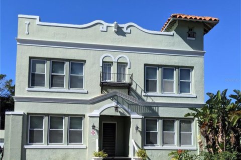 Apartment in Saint Petersburg, Florida 2 bedrooms, 85.93 sq.m. № 1910829 - photo 1