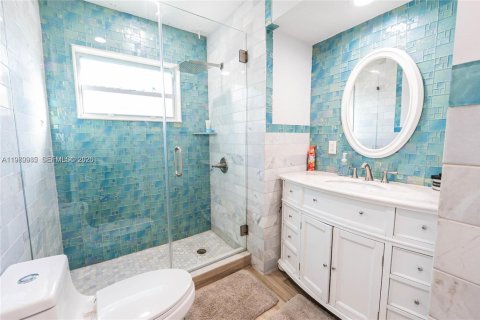 House in Hollywood, Florida 4 bedrooms, 139.73 sq.m. № 2044195 - photo 16