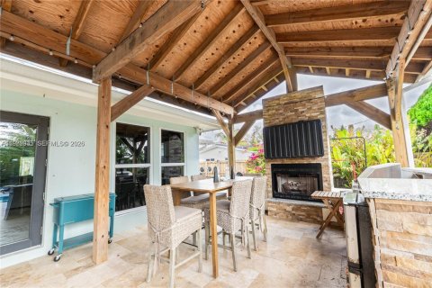 House in Hollywood, Florida 4 bedrooms, 139.73 sq.m. № 2044195 - photo 4